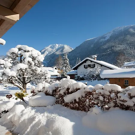 Bergblick Apartman *